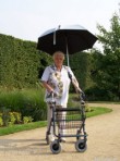 Parapluie adaptable sur rollator ou fauteuil roulant